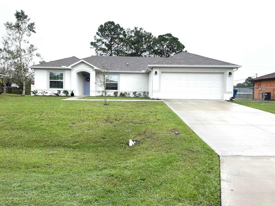 714 Davidson St SE in Palm Bay, FL - Building Photo