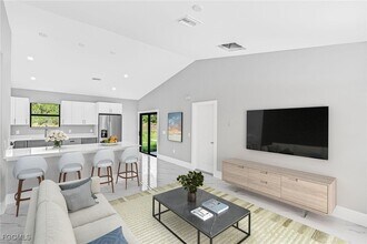 633 Windermere Dr in Lehigh Acres, FL - Building Photo - Building Photo