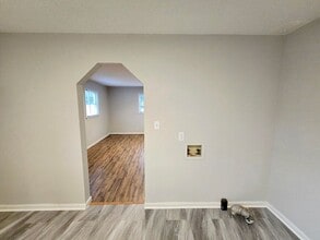 1028 E Hanover Rd in Graham, NC - Building Photo - Building Photo