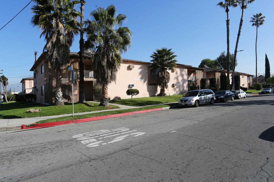 Canoga Island Village in Canoga Park, CA - Building Photo