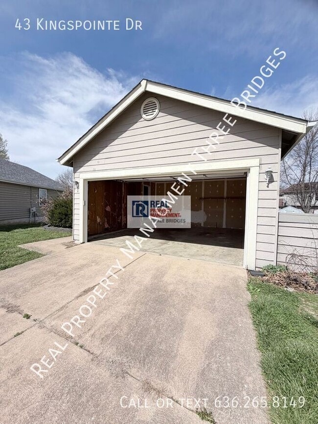 43 Kingspointe Dr in St. Peters, MO - Building Photo - Building Photo