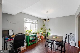 9743 Kings Crown Ct in Fairfax, VA - Building Photo - Building Photo