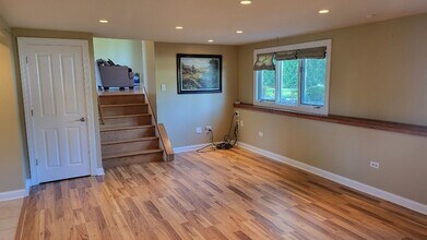 28W661 Douglas Rd in Naperville, IL - Building Photo - Building Photo