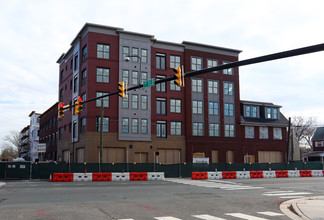 Columbia Place in Arlington, VA - Building Photo - Building Photo