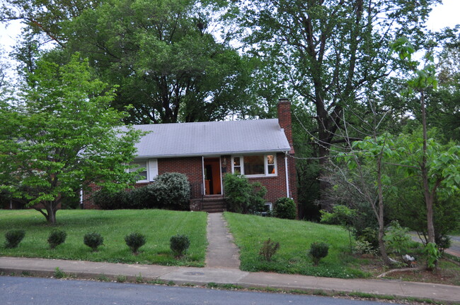 property at 2414 Sunset Rd