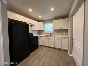 9028 Castle Blvd in Jacksonville, FL - Building Photo - Building Photo