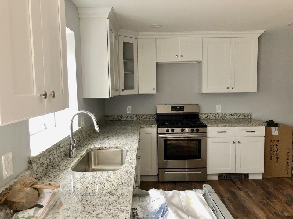 19 Brenden St, Unit B in Westerly, RI - Foto de edificio