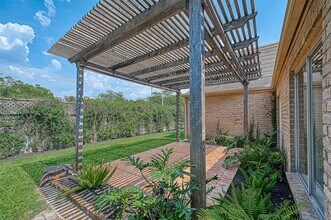 2223 Kinbrook Dr in Houston, TX - Building Photo - Building Photo