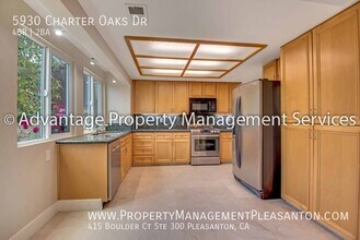 5930 Charter Oaks Dr in Castro Valley, CA - Foto de edificio - Building Photo