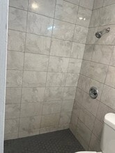 210 W 53rd Ter in Hialeah, FL - Building Photo - Building Photo