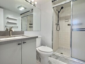 400 S Hollybrook Dr in Pembroke Pines, FL - Building Photo - Building Photo