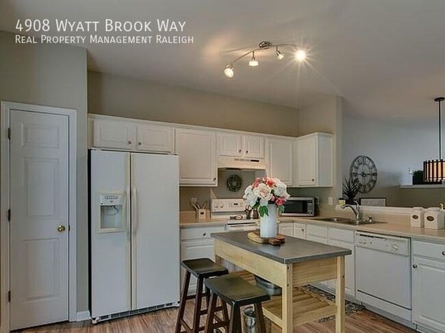 4908 Wyatt Brook Way in Raleigh, NC - Building Photo - Building Photo