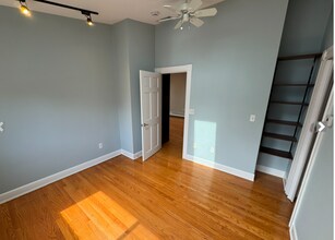 24 Ellington Rd, Unit 3 in Somerville, MA - Foto de edificio - Building Photo