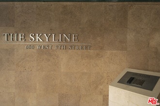 600 W 9th St in Los Angeles, CA - Foto de edificio - Building Photo