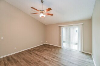 1844 Manitoba Ct N in Middleburg, FL - Building Photo - Building Photo