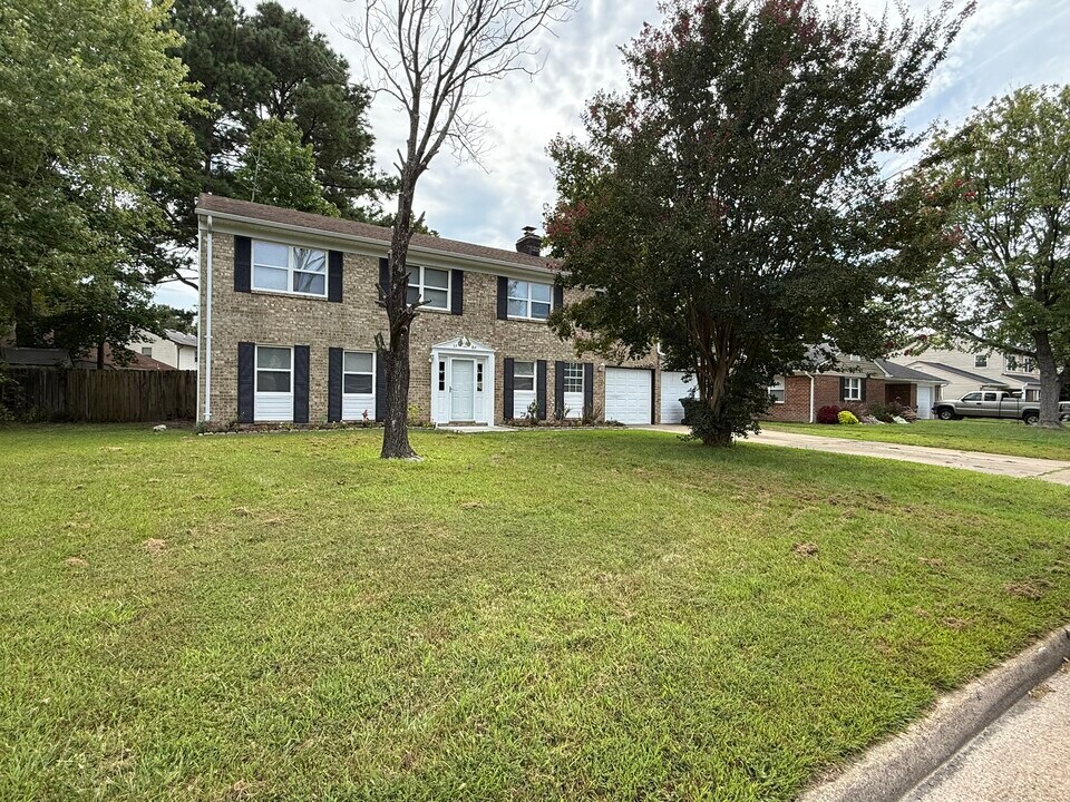 3784 Strathmoor Cir in Virginia Beach, VA - Building Photo
