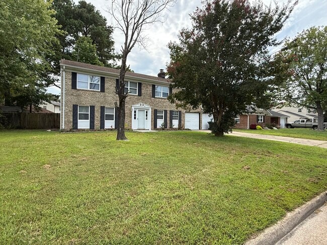property at 3784 Strathmoor Cir
