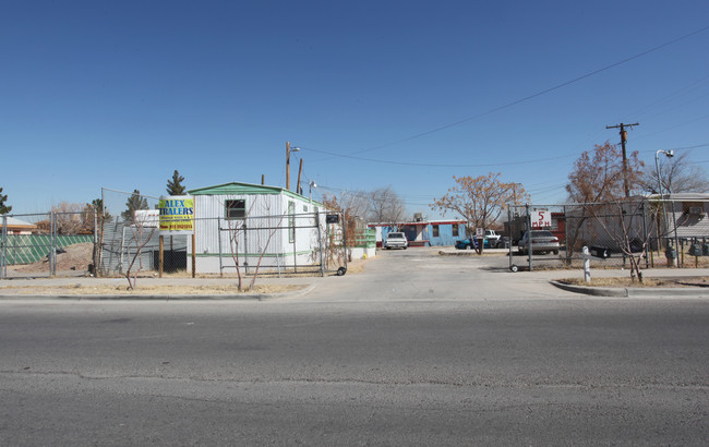 8335 Roseway Dr in El Paso, TX - Building Photo - Building Photo