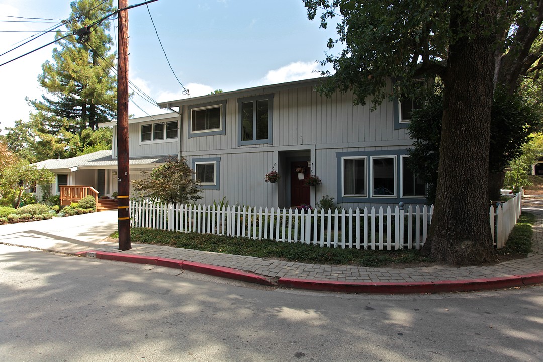 159-163 Porteous Ave in Fairfax, CA - Building Photo