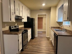 5804 Hanging Moss Ct in Mobile, AL - Building Photo - Building Photo