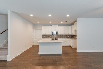 5302 Mulberry Grove Ln in Austin, TX - Foto de edificio - Building Photo