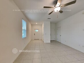8278 Crescent Oaks Dr in New Port Richey, FL - Building Photo - Building Photo