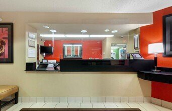 Furnished Studio-Rockford - I-90 in Rockford, IL - Building Photo - Building Photo