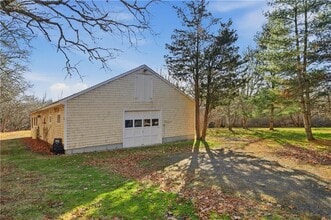 46 Simmons Rd in Little Compton, RI - Building Photo - Building Photo