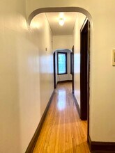 2520 N Sawyer Ave, Unit 3C in Chicago, IL - Building Photo - Building Photo