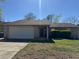 15023 Beavers Run in San Antonio, TX - Building Photo