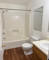 15 Ferguson Dr in Lynchburg, VA - Building Photo