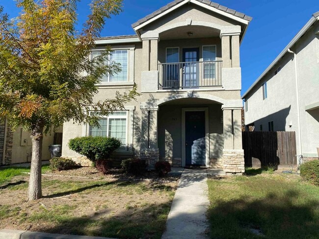 property at 743 Queensland Cir