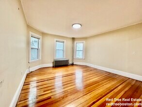 39 Watts St in Malden, MA - Foto de edificio - Building Photo