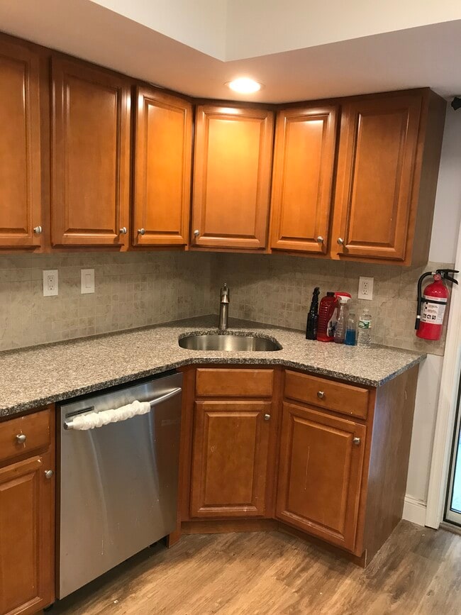 159 Devon Ct in Old Bridge, NJ - Building Photo - Building Photo