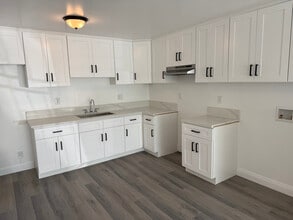 3275 Saturn Ave in Huntington Park, CA - Building Photo - Building Photo