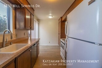 3630 Mill Springs Dr in Stockton, CA - Building Photo - Building Photo