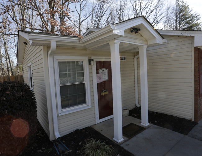 Peachtree Apartments in Gaffney, SC - Building Photo - Building Photo