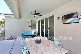 48 White Oak Ave in San Tan Valley, AZ - Building Photo - Building Photo