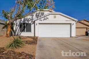 423 N Shaylee Ln in Gilbert, AZ - Building Photo