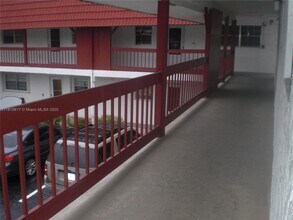 3250 NW 85th Ave in Coral Springs, FL - Foto de edificio - Building Photo
