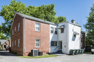 1724 Enoree Ave in Columbia, SC - Foto de edificio - Building Photo