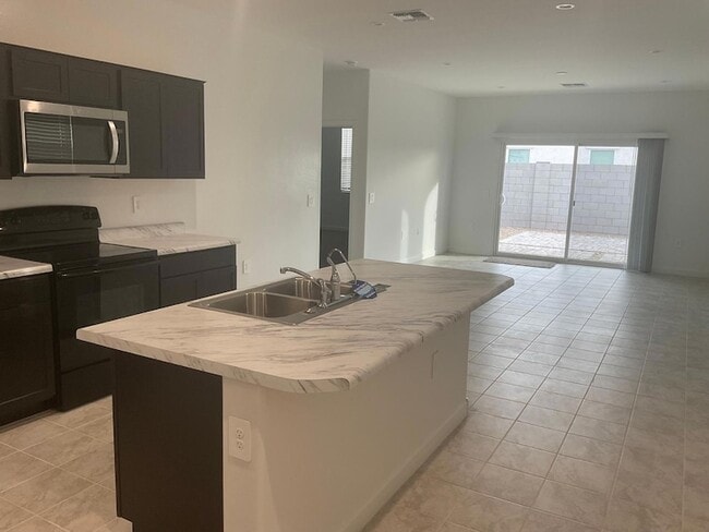 3375 W Stanton Ave in Apache Junction, AZ - Building Photo - Building Photo