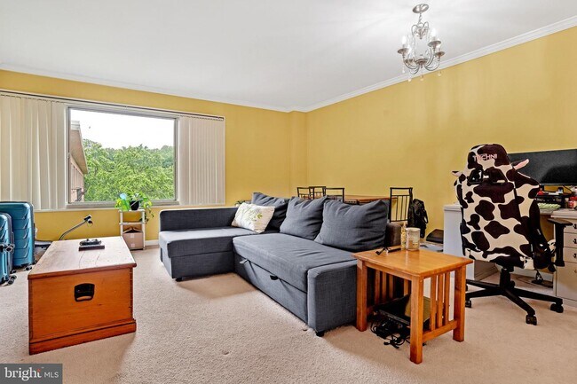10570 Main St-Unit -509 in Fairfax, VA - Foto de edificio - Building Photo