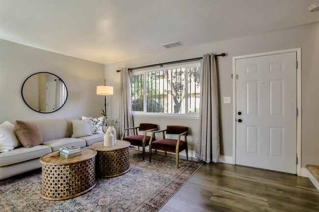5997 Bamford Dr in Sacramento, CA - Building Photo - Building Photo