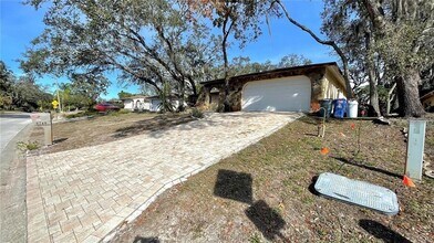 8748 Forest Lake Dr in Port Richey, FL - Building Photo - Building Photo