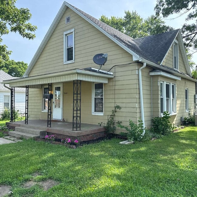 property at 948 S 5th St