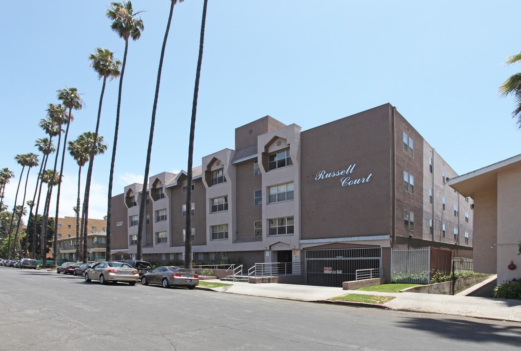 Russell Court Apartments in Los Angeles, CA - Foto de edificio