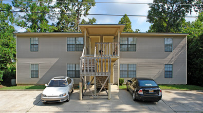 708 Pointe Ct in Tallahassee, FL - Building Photo - Building Photo