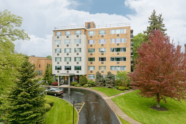 Scarborough House Condominium in Rochester, NY - Building Photo - Building Photo