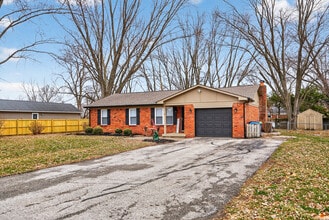 11417 Washington Blvd in Carmel, IN - Foto de edificio - Building Photo